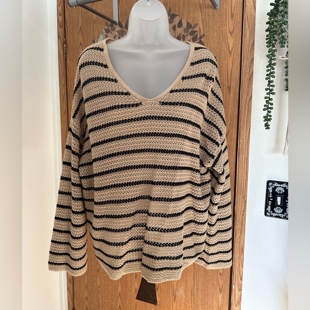 Old navy bell bottom sleeve crochet sweater. NWT size large.